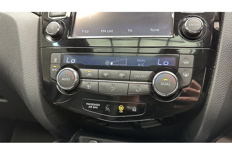 Nissan Qashqai DIG-T Tekna - U3077