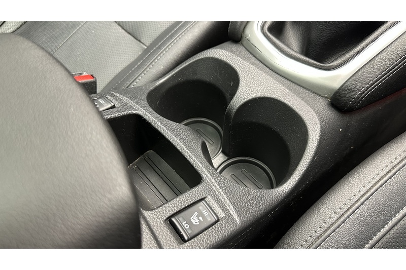 Nissan Qashqai DIG-T Tekna - U3077