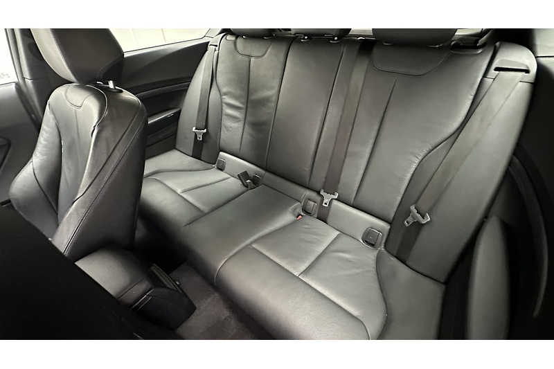 BMW 1 Series 118i M Sport Shadow Edition - U3078