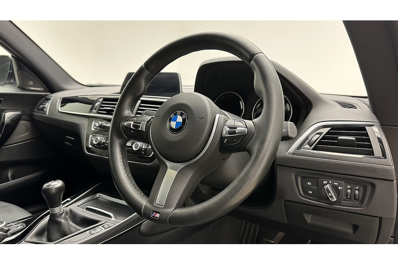 BMW 1 Series 118i M Sport Shadow Edition - U3078