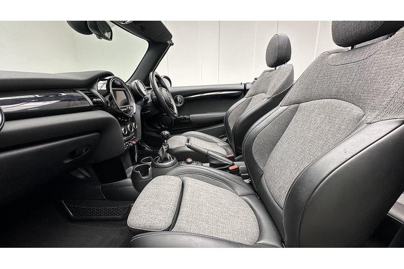 MINI Convertible Cooper - U3081