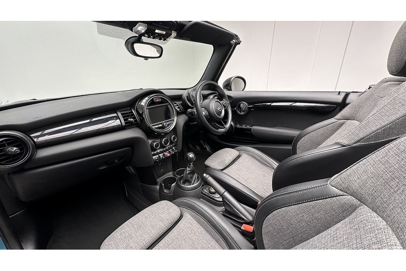 MINI Convertible Cooper - U3081