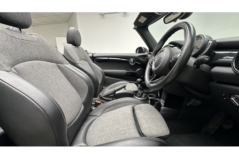 MINI Convertible Cooper - U3081