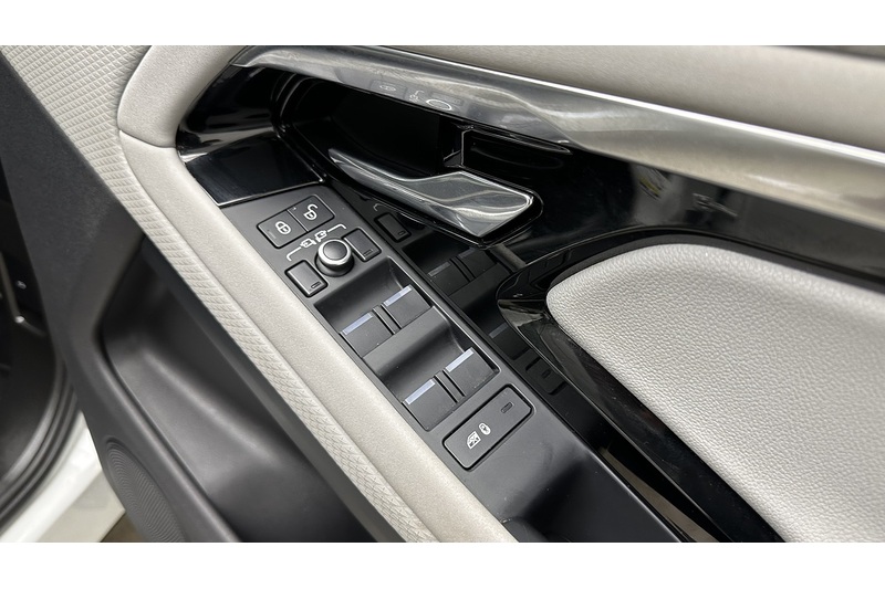 Land Rover Range Rover Evoque D150 R-Dynamic S - U3086