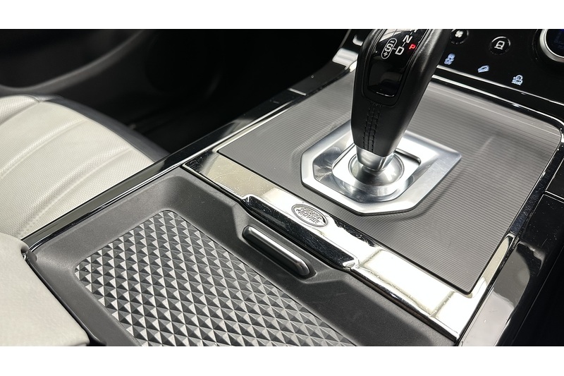Land Rover Range Rover Evoque D150 R-Dynamic S - U3086