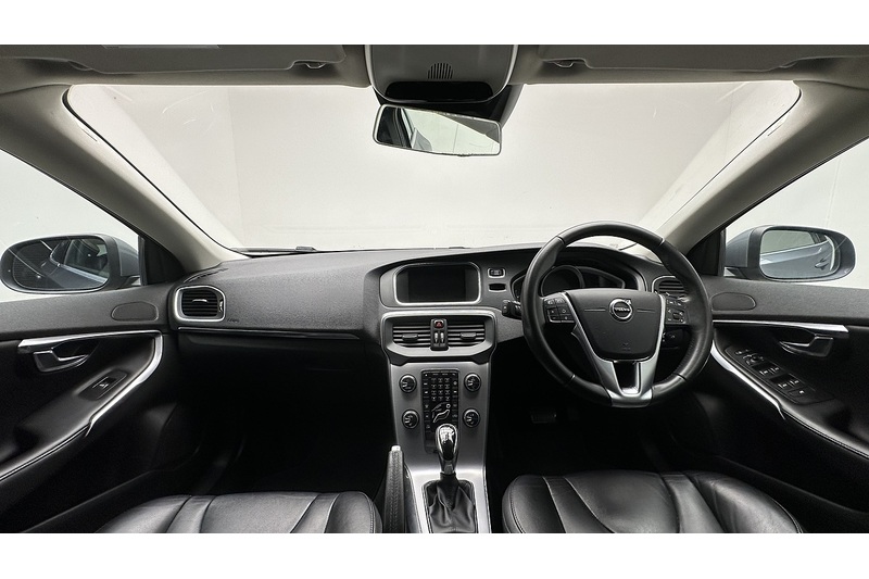 Volvo V40 T2 Inscription - U3093