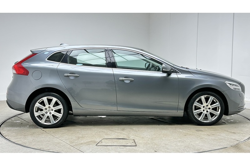 Volvo V40 T2 Inscription - U3093