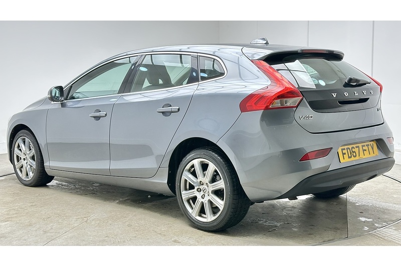 Volvo V40 T2 Inscription - U3093