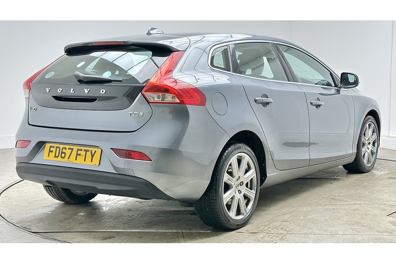 Volvo V40 T2 Inscription - U3093