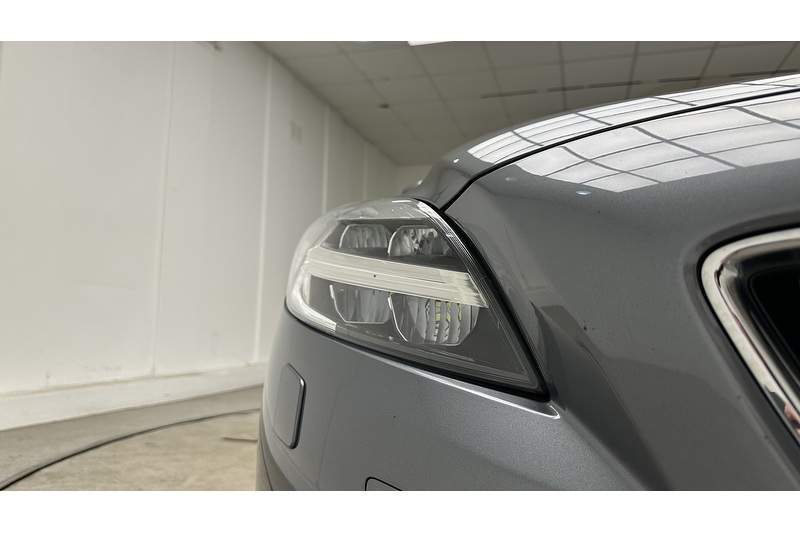 Volvo V40 T2 Inscription - U3093