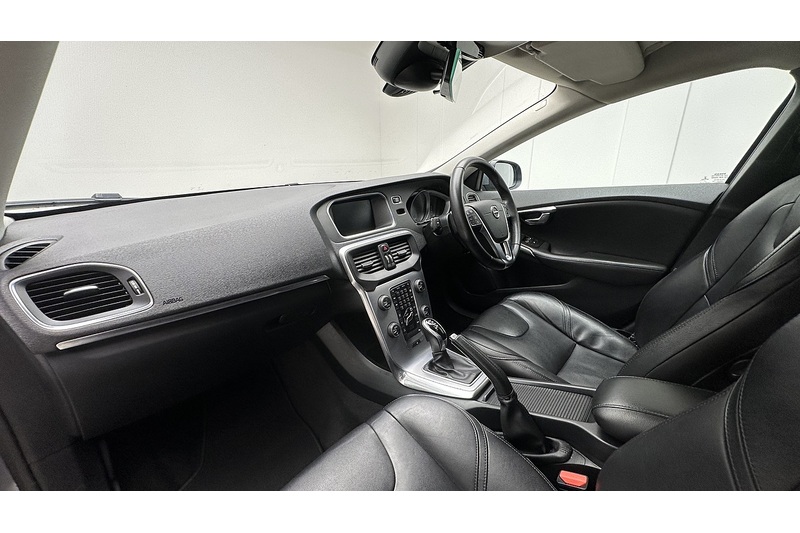 Volvo V40 T2 Inscription - U3093