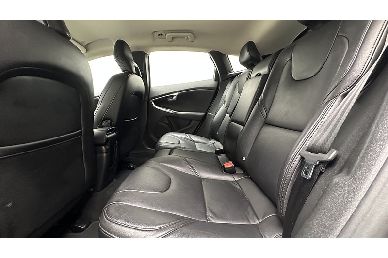 Volvo V40 T2 Inscription - U3093