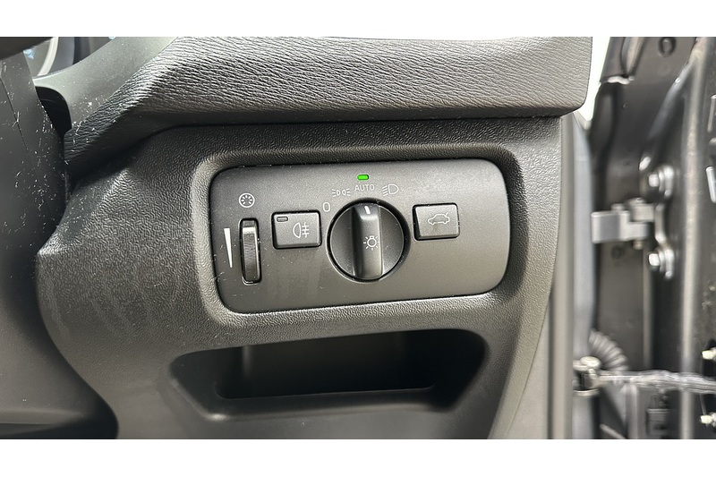 Volvo V40 T2 Inscription - U3093