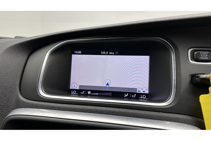 Volvo V40 T2 Inscription - U3093