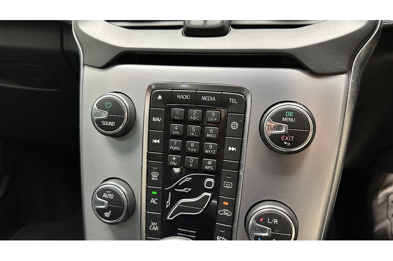 Volvo V40 T2 Inscription - U3093