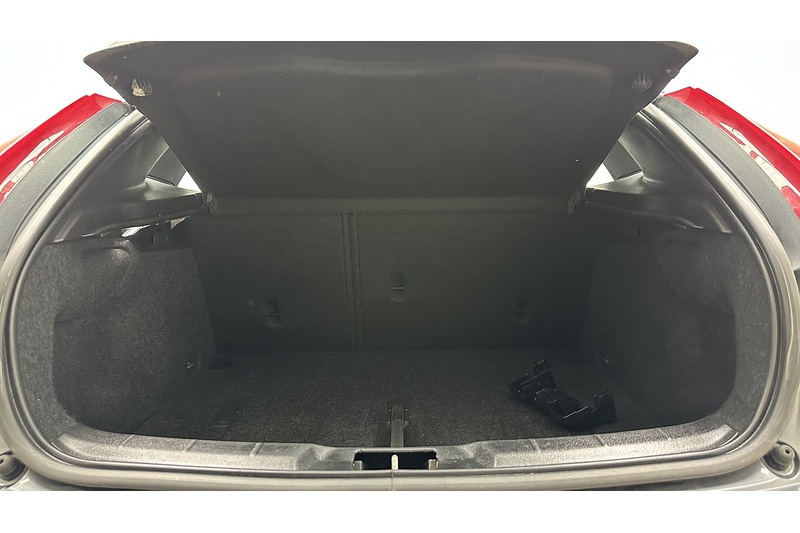 Volvo V40 T2 Inscription - U3093