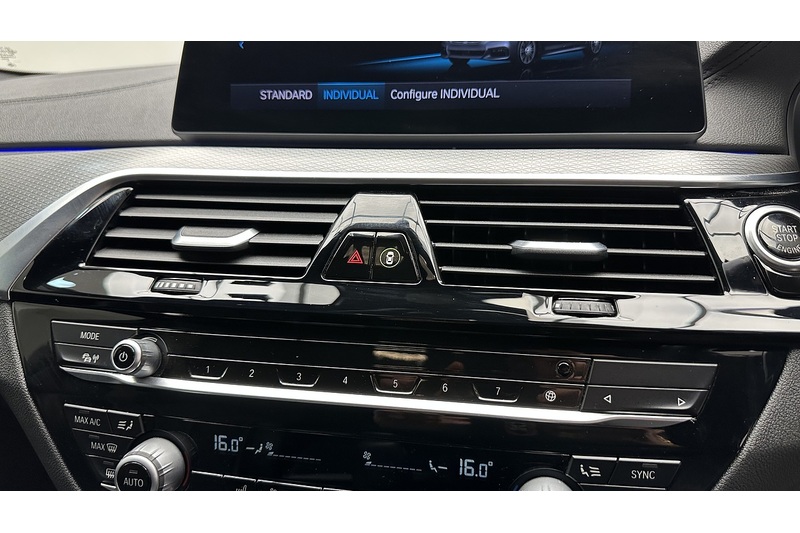 BMW 5 Series 520d MHT M Sport - U3095