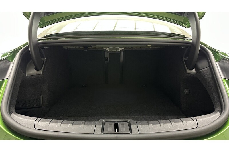 Porsche Taycan Performance Plus - U3123