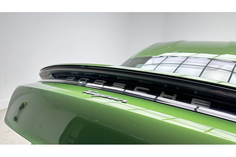 Porsche Taycan Performance Plus - U3123