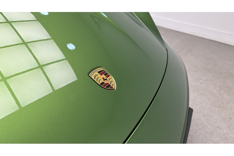 Porsche Taycan Performance Plus - U3123