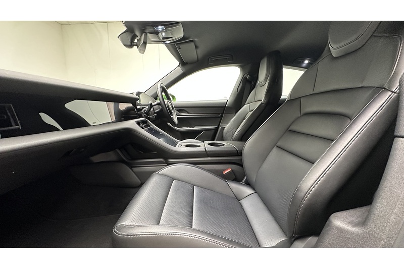 Porsche Taycan Performance Plus - U3123