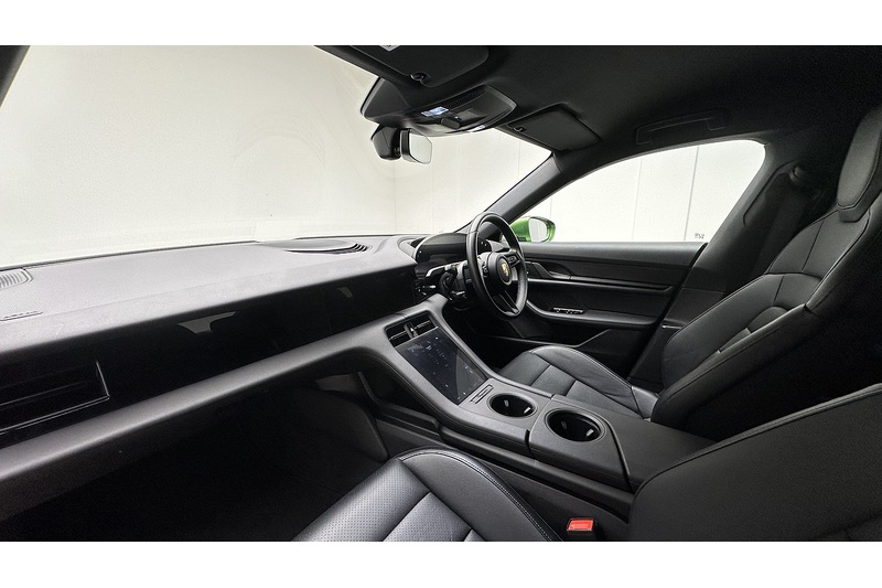 Porsche Taycan Performance Plus - U3123