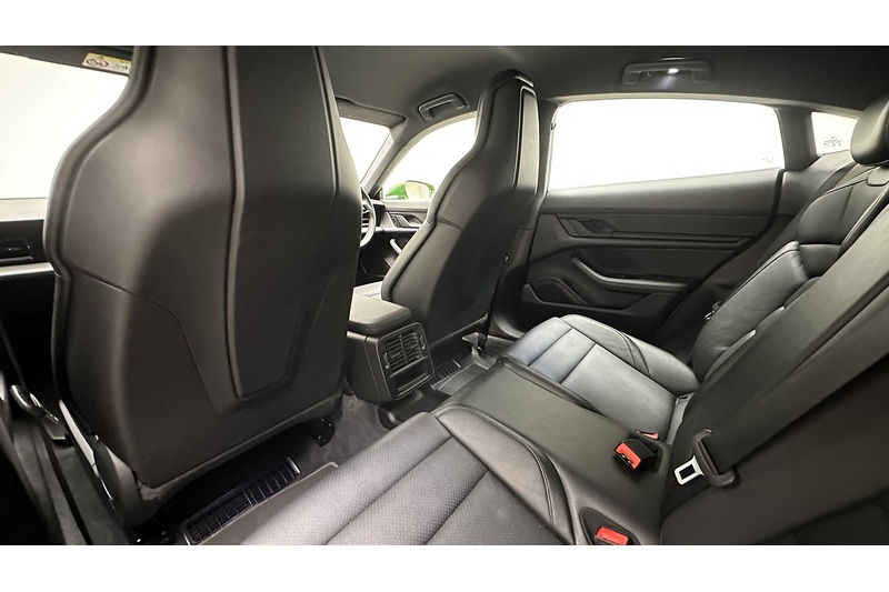 Porsche Taycan Performance Plus - U3123