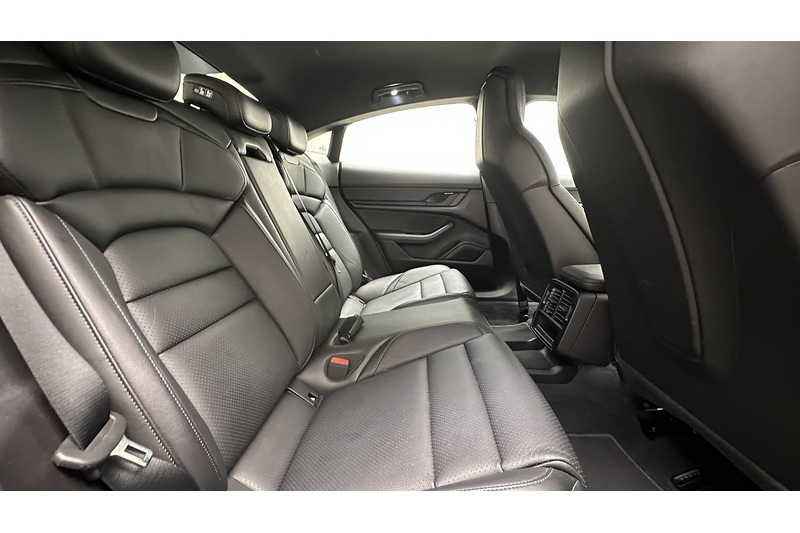 Porsche Taycan Performance Plus - U3123