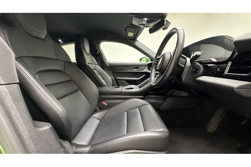 Porsche Taycan Performance Plus - U3123