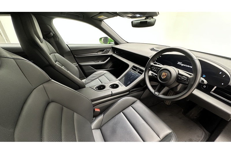Porsche Taycan Performance Plus - U3123