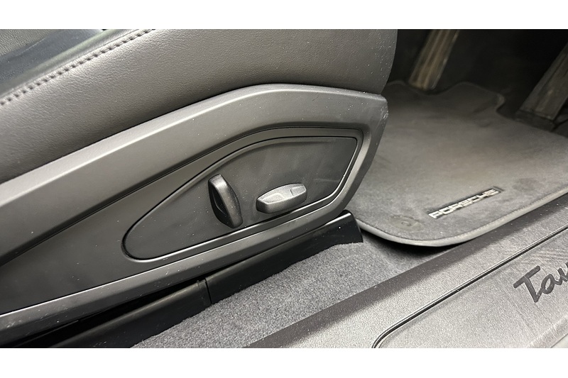 Porsche Taycan Performance Plus - U3123