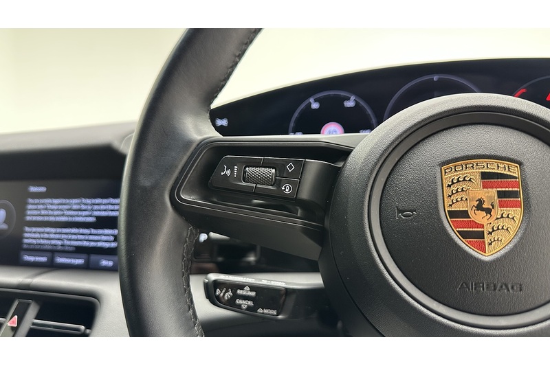 Porsche Taycan Performance Plus - U3123