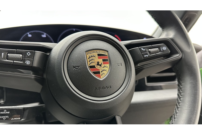 Porsche Taycan Performance Plus - U3123