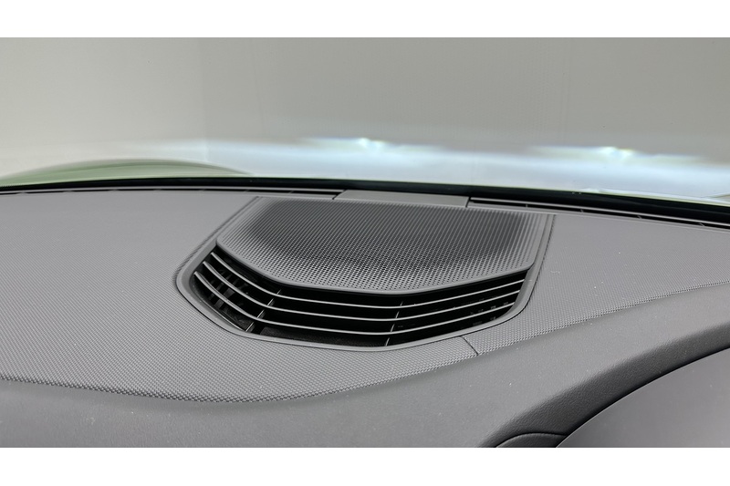 Porsche Taycan Performance Plus - U3123