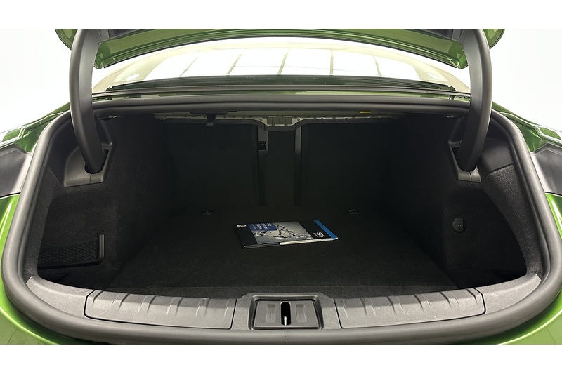 Porsche Taycan Performance Plus - U3123