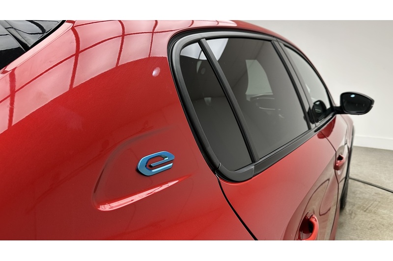 Peugeot E-208 GT - U3145