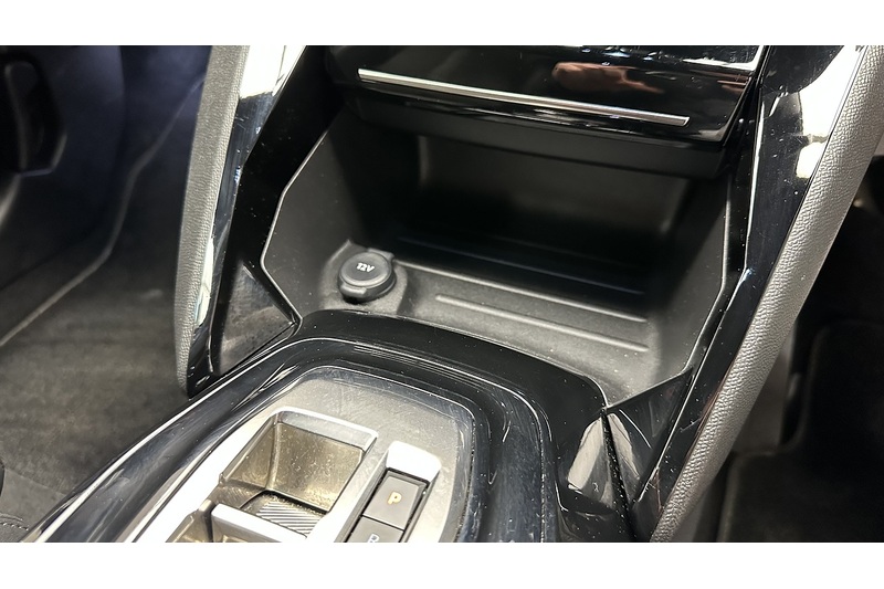 Peugeot E-208 GT - U3145
