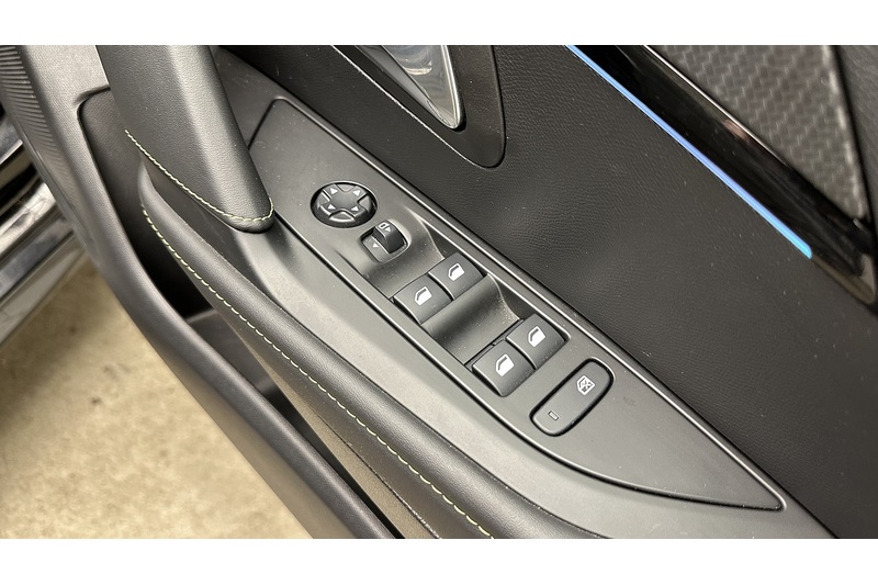 Peugeot E-208 GT - U3150