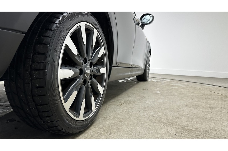 MINI Hatch Cooper S Exclusive - U3166