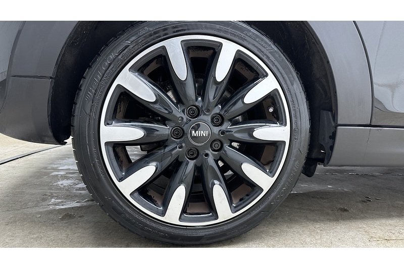 MINI Hatch Cooper S Exclusive - U3166