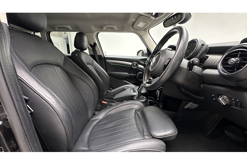 MINI Hatch Cooper S Exclusive - U3166