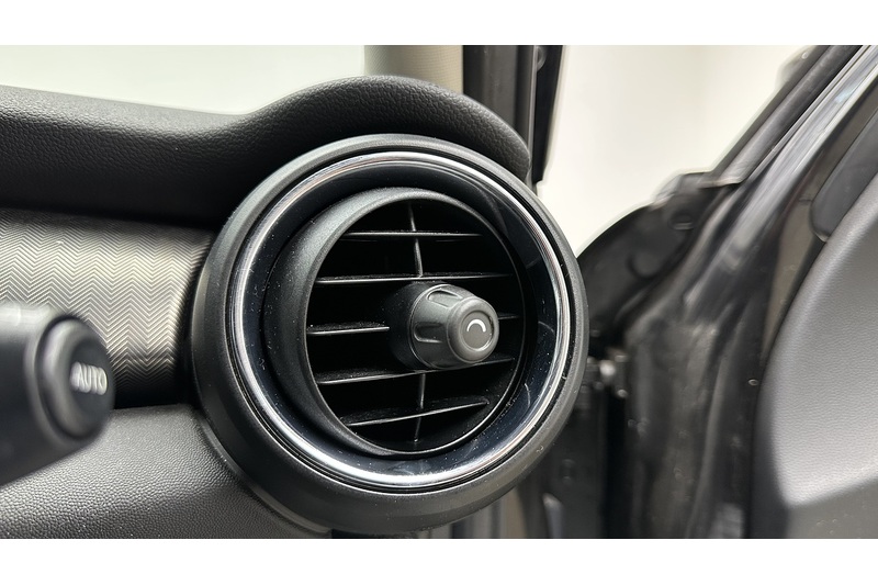 MINI Hatch Cooper S Exclusive - U3166