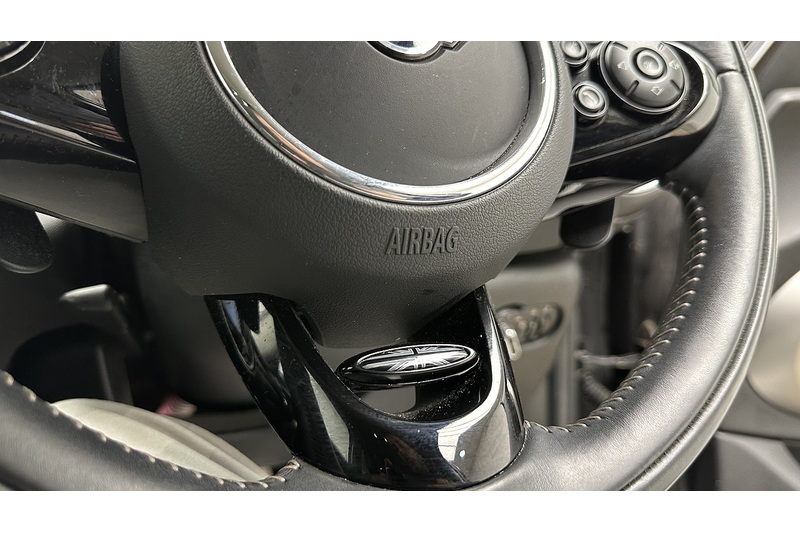 MINI Hatch Cooper S Exclusive - U3166