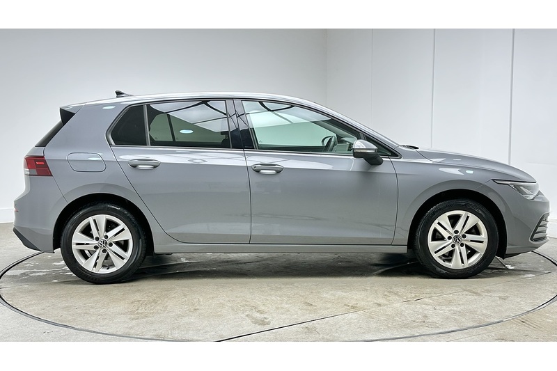 Volkswagen Golf TSI Life - U3176