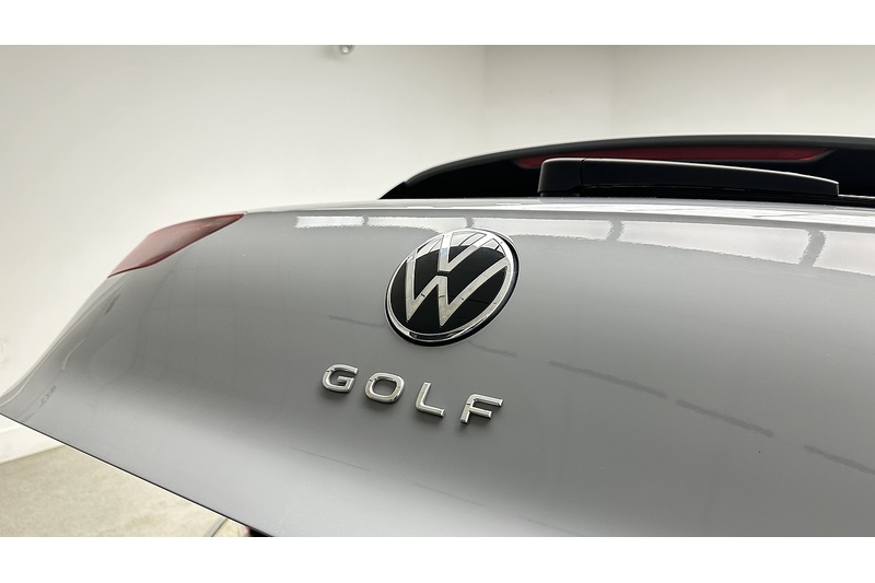 Volkswagen Golf TSI Life - U3176