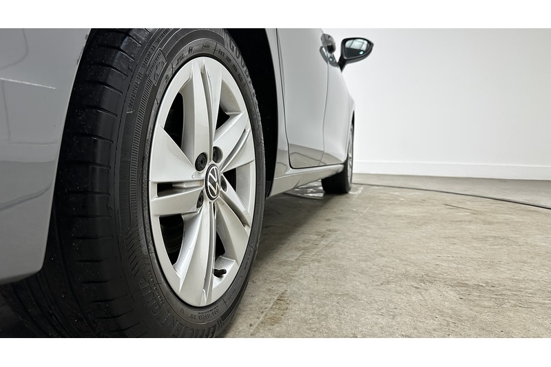 Volkswagen Golf TSI Life - U3176