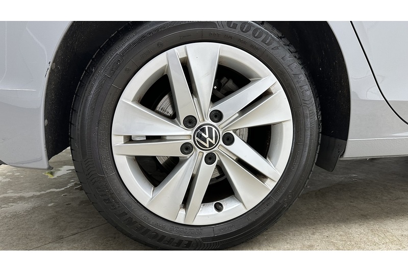 Volkswagen Golf TSI Life - U3176