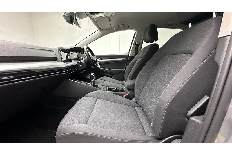 Volkswagen Golf TSI Life - U3176