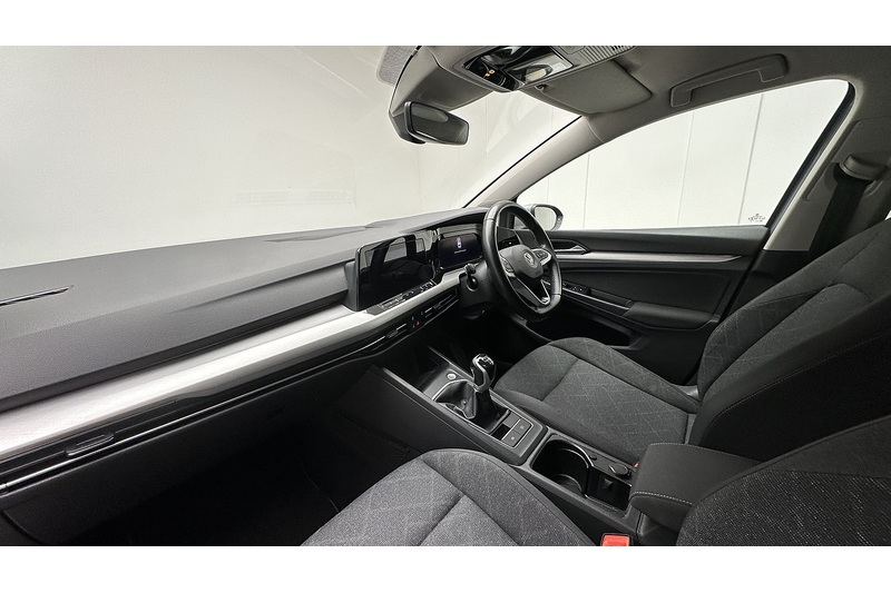 Volkswagen Golf TSI Life - U3176