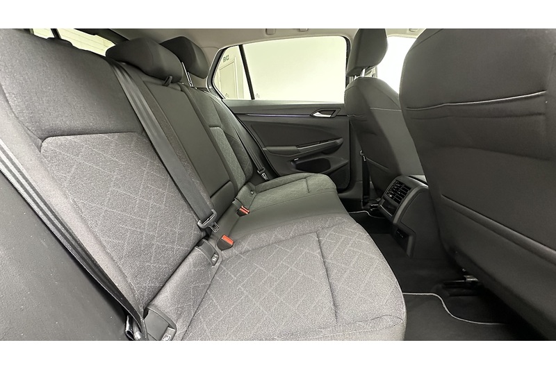 Volkswagen Golf TSI Life - U3176